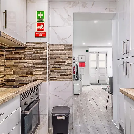 Apartment Sweet, Quiet In A Corner Setubal