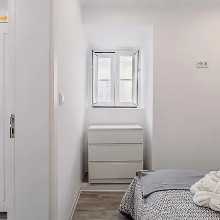 Sweet, Quiet In A Corner