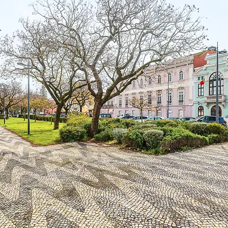 Apartment Sweet, Quiet In A Corner Setubal
